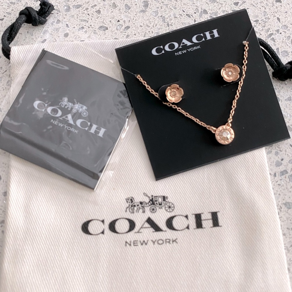 New COACH Open Circle Necklace And Tea Rose Stud Earrings Set-Rose gold